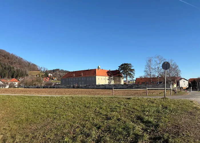 Schloss Lankowitz شقة